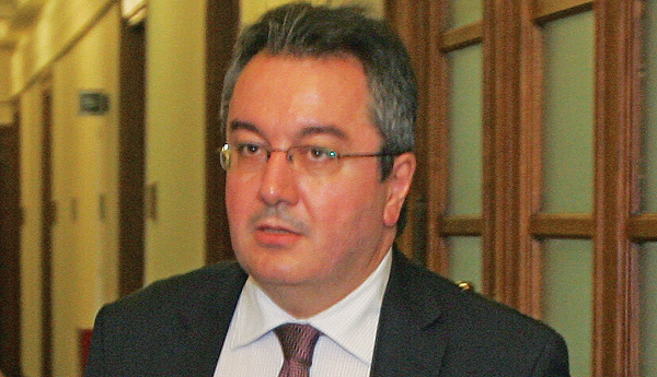 mosialos584