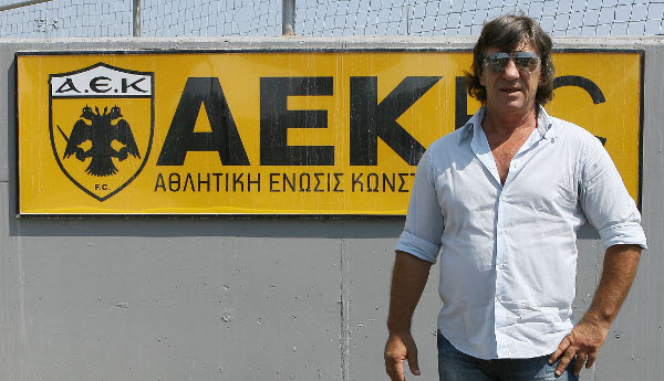 aek585