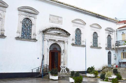 agia-maura-900x598