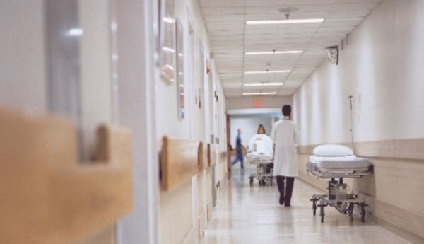 Κύμα γρίπης και λοιμώξεων αναπνευστικού πλήττει παιδιά και ενήλικες – Συναγερμός στα νοσοκομεία