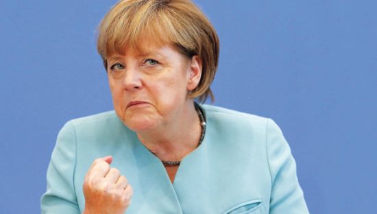 40_merkel-shaking-fist