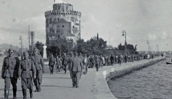 16-25_f2_i-epeteios-tis-apeleutherwsis-tis-thessalonikis-apo-tous-nazi
