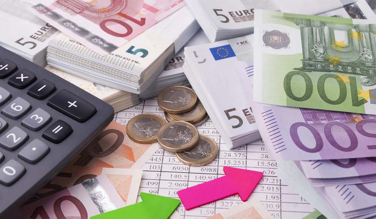 Πώς θα λάβουν την έκπτωση του 25% στις εισφορές οι ελεύθεροι επαγγελματίες