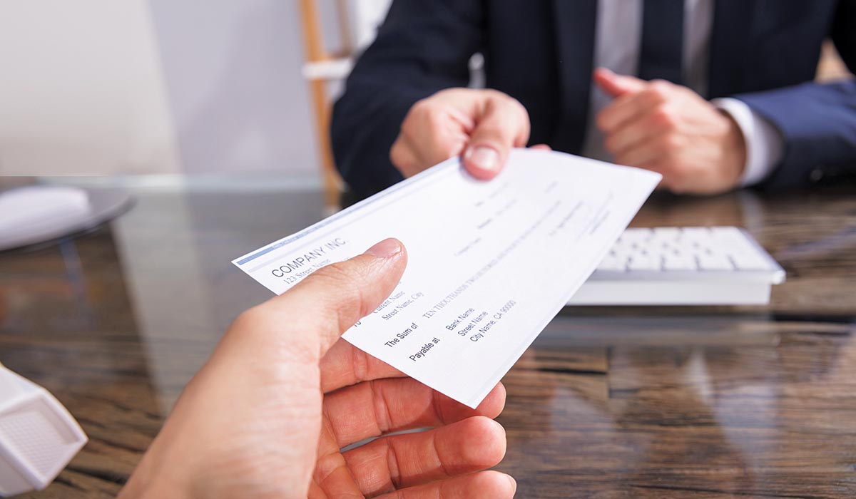 Πάρτι εκατομμυρίων με «αόρατες» εταιρίες και ξεχασμένες ΜΚΟ