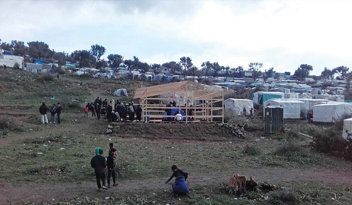 «Σήκωσαν» παράνομο τζαμί δίπλα στη Μόρια