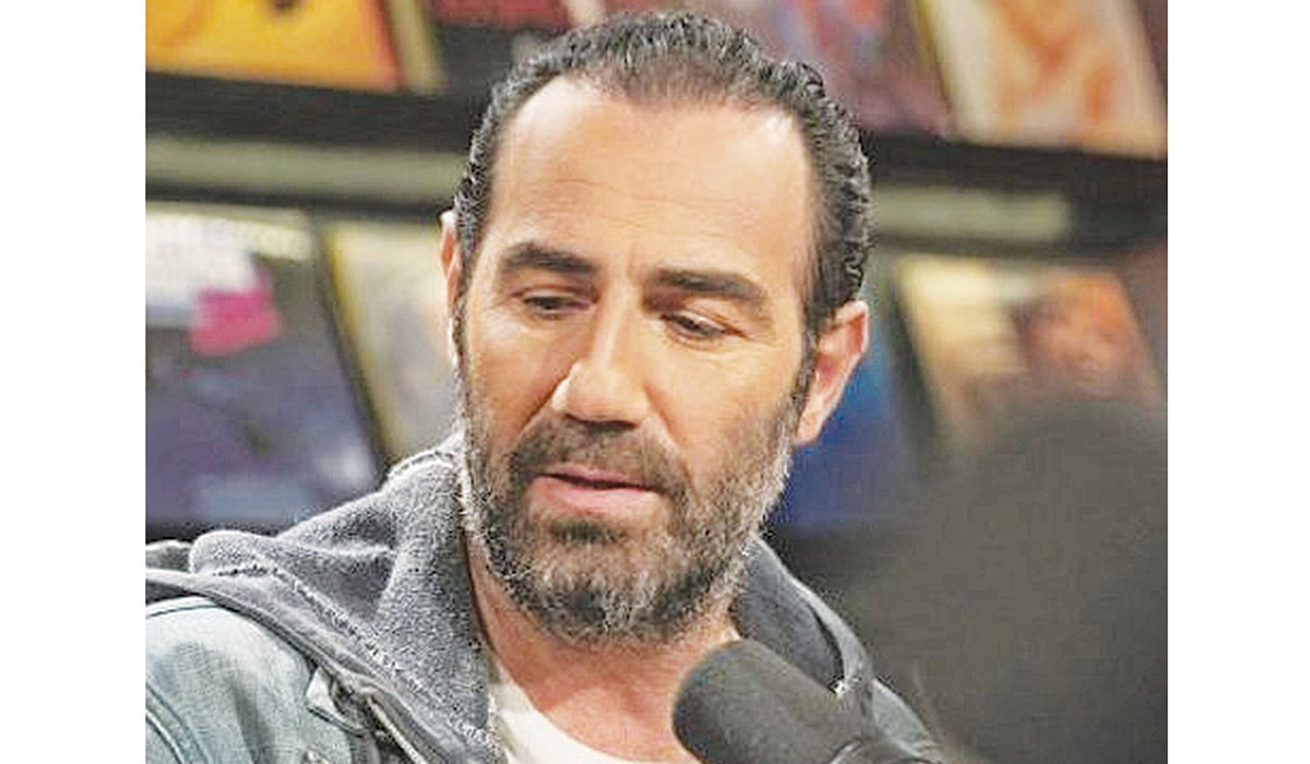 Αντώνης Κανάκης: Κλοτσιά με… Αρβύλα  στα χυδαία παπαγαλάκια