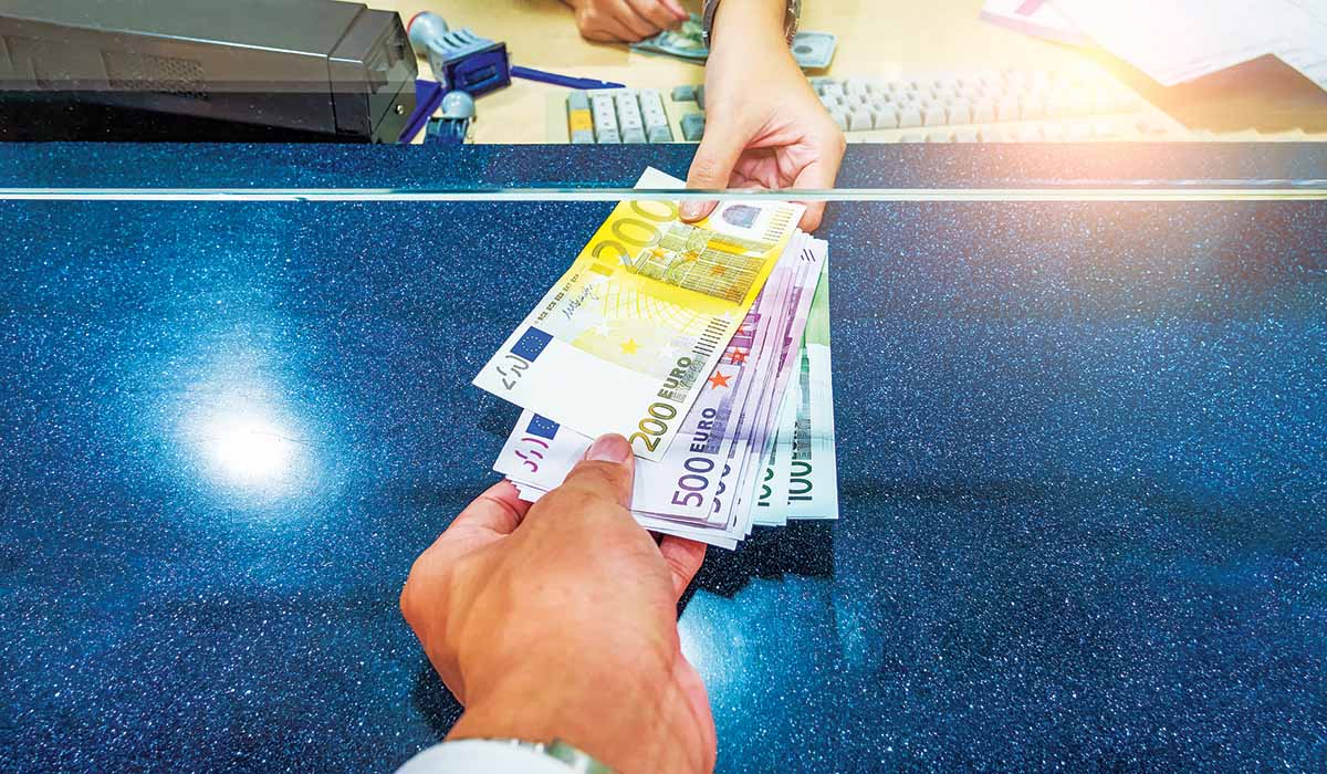 Υπερφορολόγηση: Νέα υπέρβαση στα δημόσια έσοδα στο πεντάμηνο