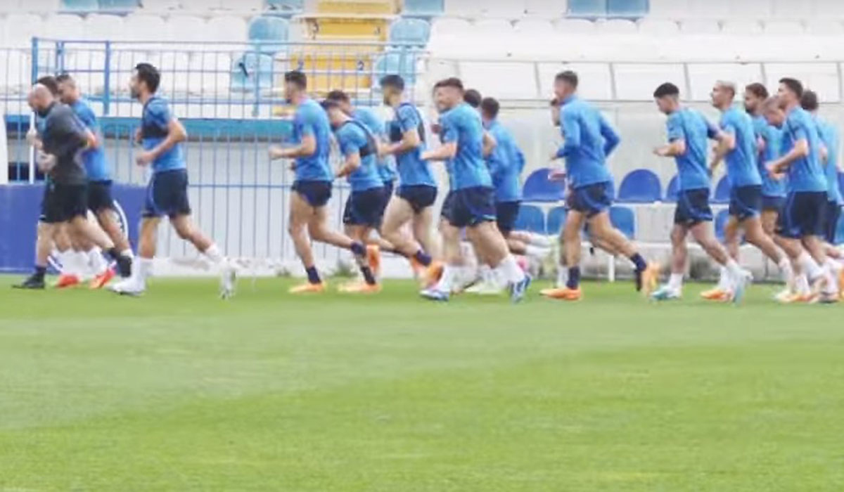 Κουρμπέλης και Κωνσταντέλιας στον ΟΠΑΠ: «Οπωσδήποτε νίκη με την Ιρλανδία»