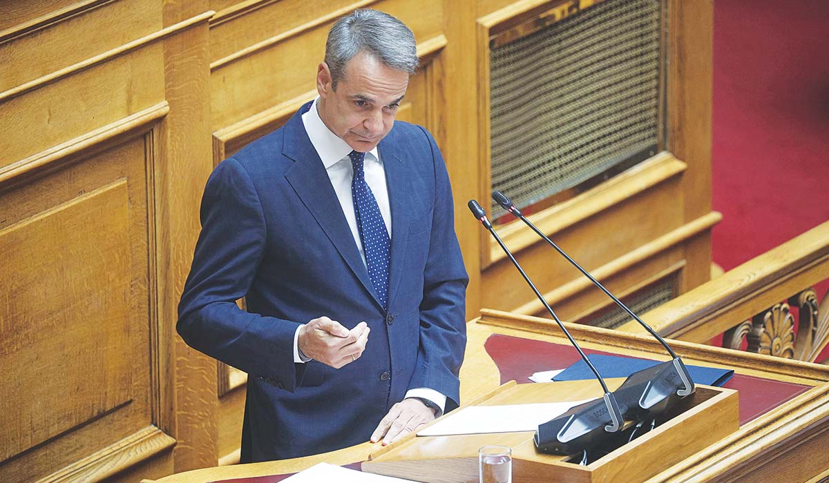 Ομαδικά πυρά κατά  Μητσοτάκη στη Βουλή