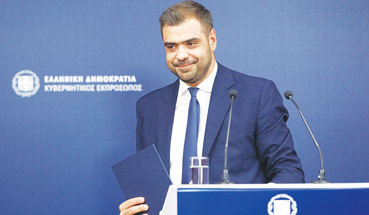 Αστείες δικαιολογίες Μαρινάκη για τις φωτιές