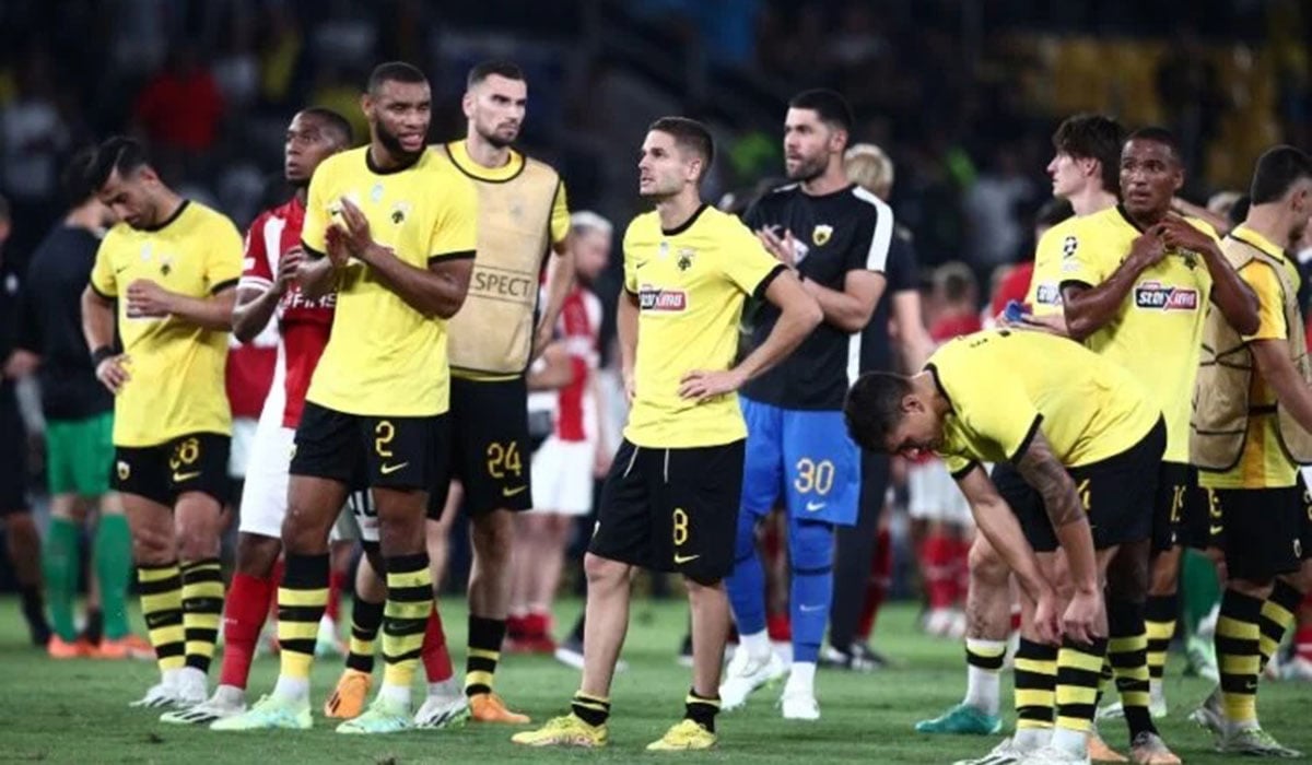 Η ΑΕΚ, αν και ανώτερη, γνώρισε την ήττα με 2-1 από την  Αντβέρπ και συνεχίζει στους ομίλους του Γιουρόπα Λιγκ