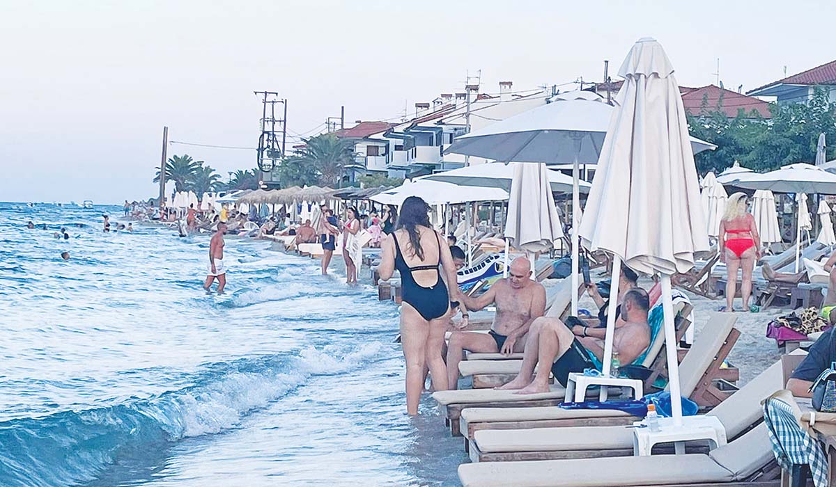 «Σαφάρι» ελέγχων για τις ξαπλώστρες, με 16 συλλήψεις