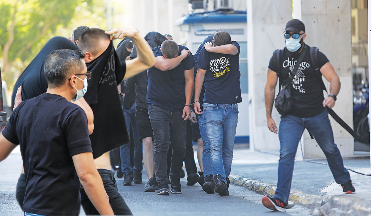 Δίωξη στους χούλιγκαν για τέσσερα κακουργήματα