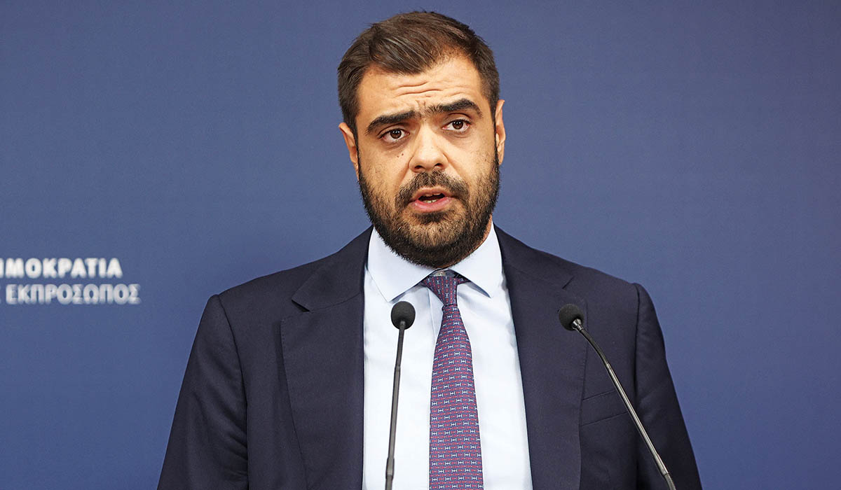 Ο κυβερνητικός εκπρόσωπος δεν επιθυμεί κριτική!
