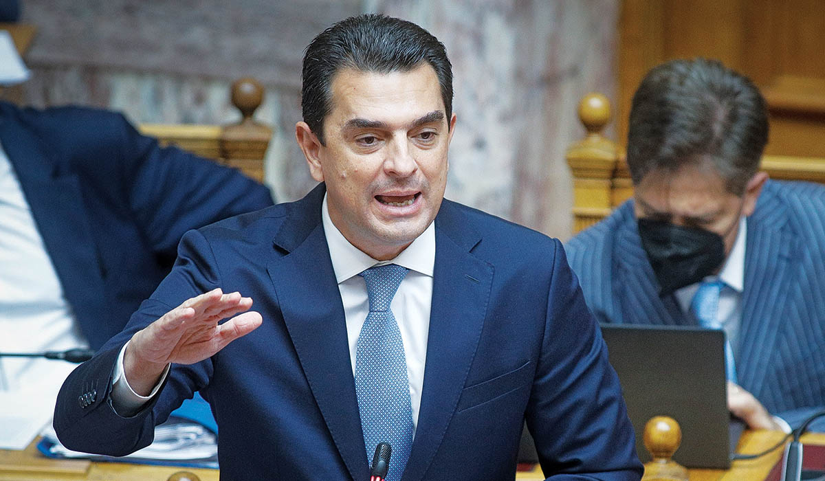 Κώστας Σκρέκας: Πουλάει πάλι φύκια για μεταξωτές κορδέλες