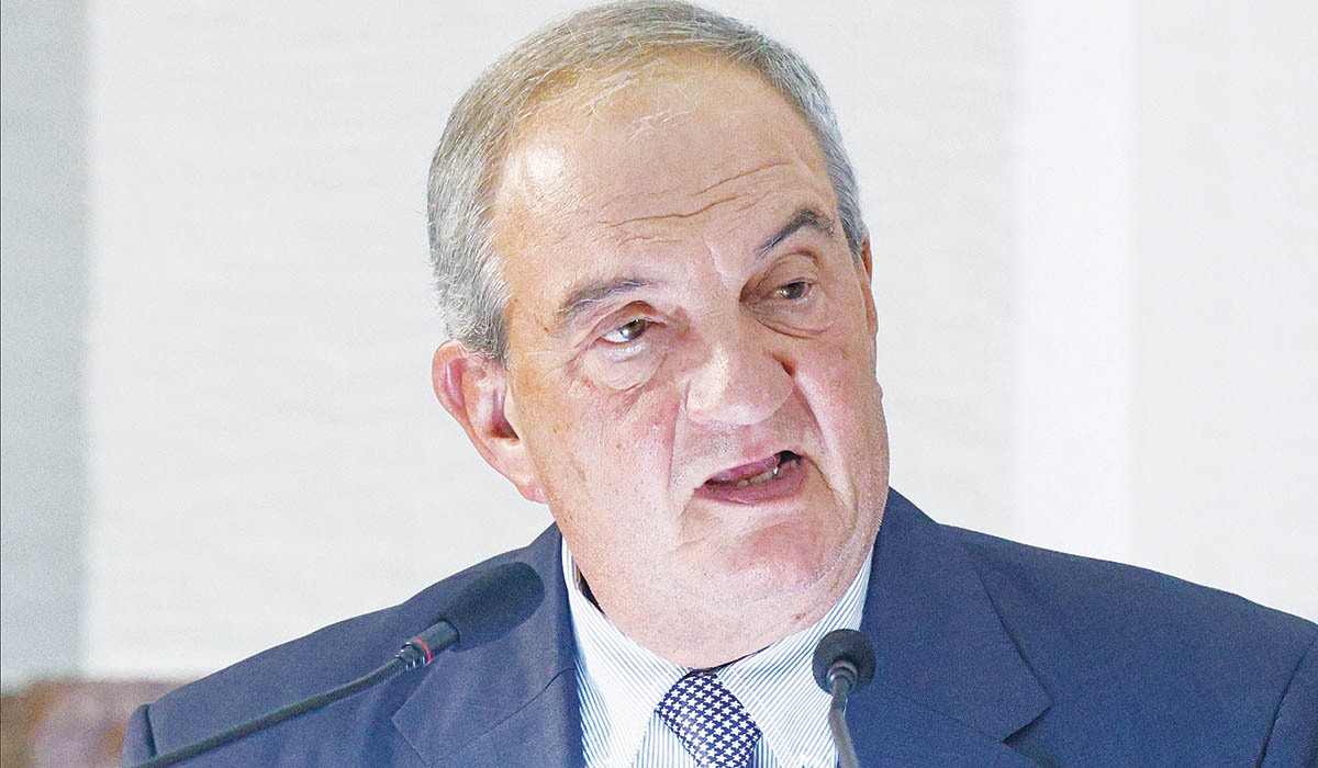 Πως αντέδρασαν στο Μαξιμου μετά την ομιλία του Καραμανλη