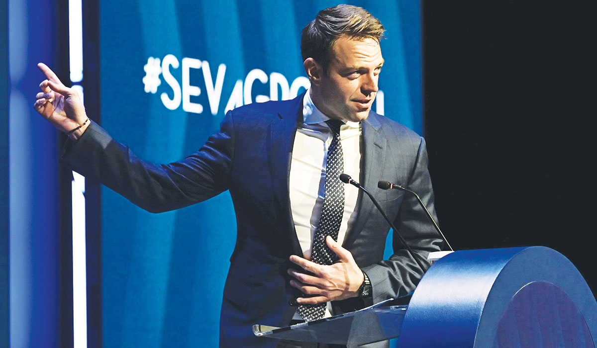 Σοκ! Υμνος του (αριστερού) Κασσελάκη υπέρ του κεφαλαίου