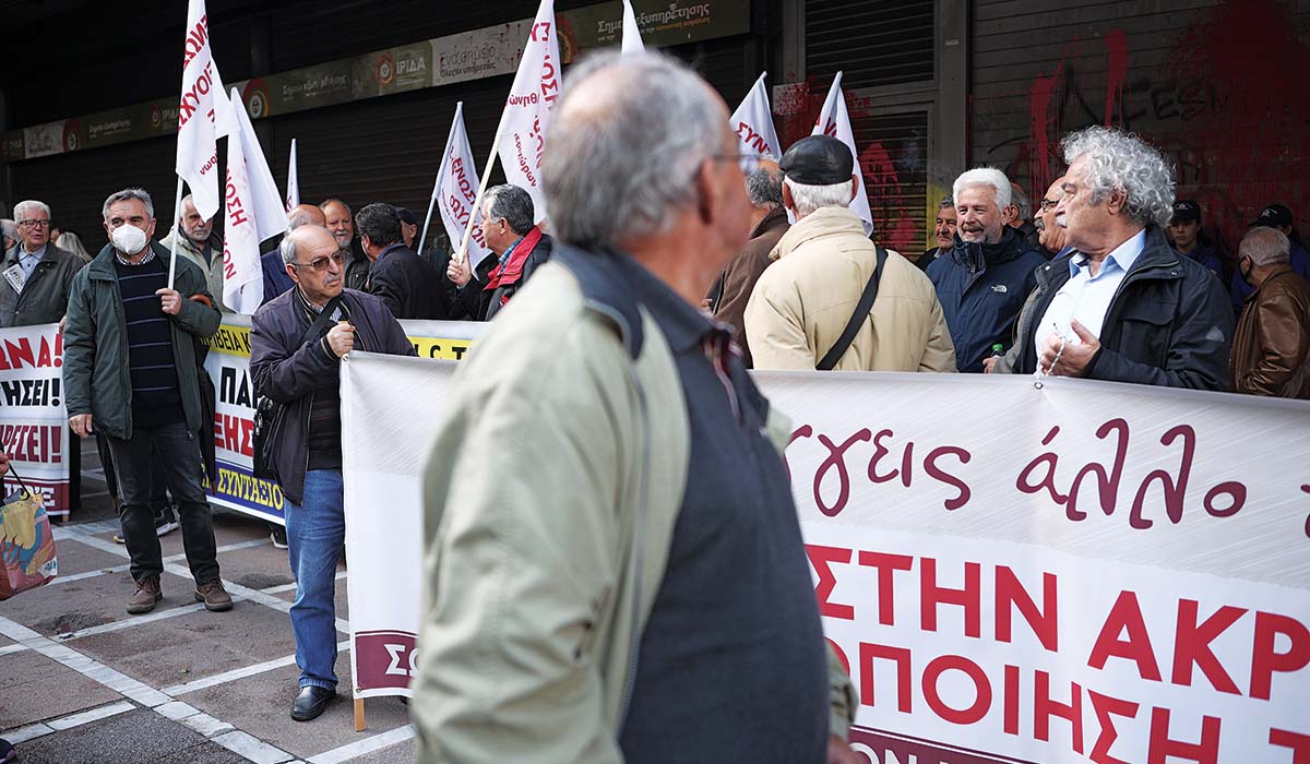Πέντε «όχι» εισέπραξαν χθες οι συνταξιούχοι