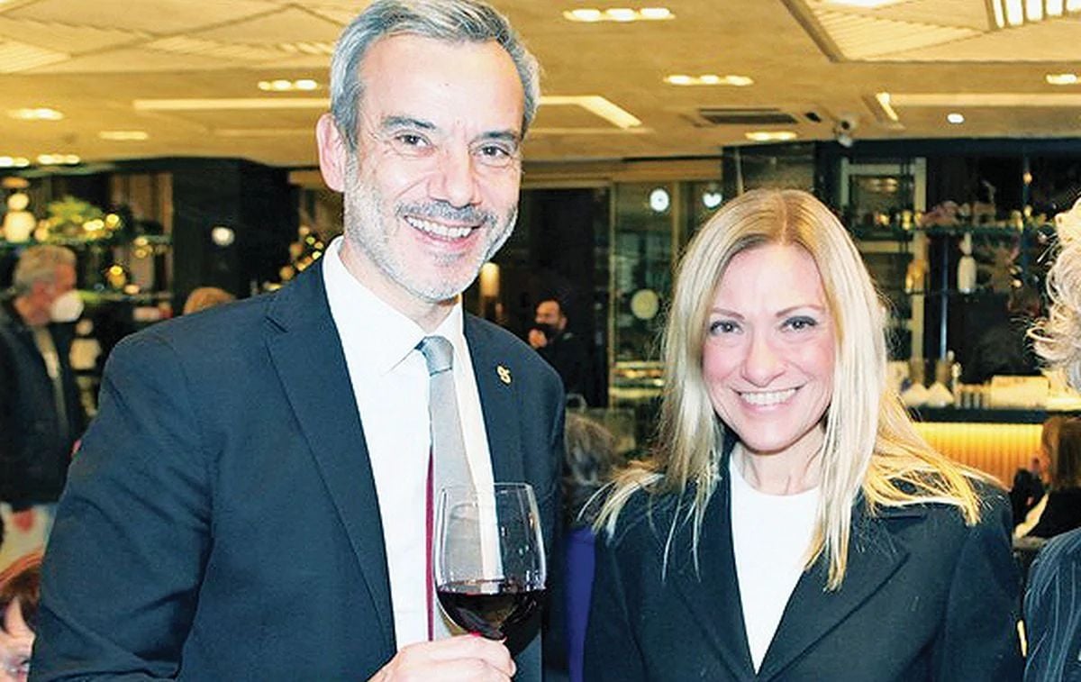 Στελλίνα Τρωιάνου: Δυναμικό «άρωμα» γυναίκας στο πλευρό του Κωνσταντίνου Ζέρβα