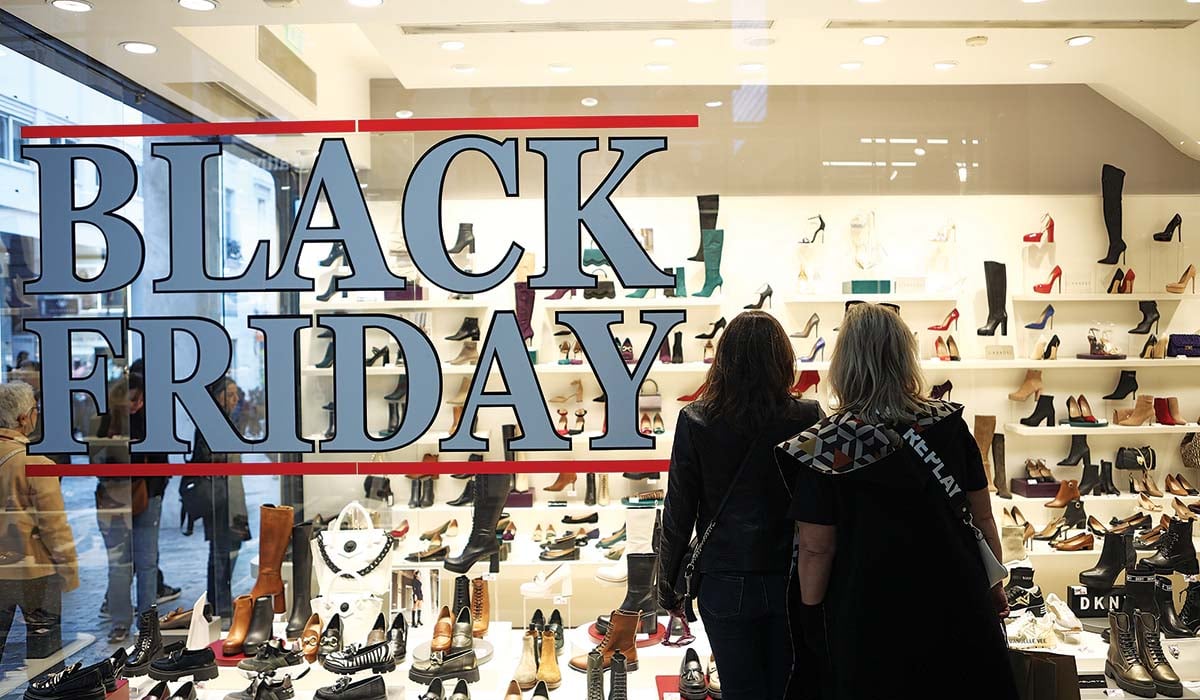 Εργασιακή «κόλαση» λόγω της Black Friday