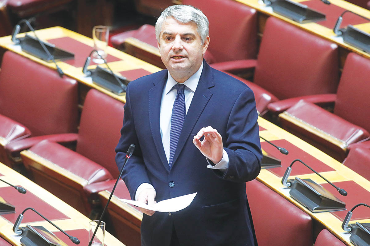 Ο Κωνσταντινόπουλος χαλάει τα πανηγύρια