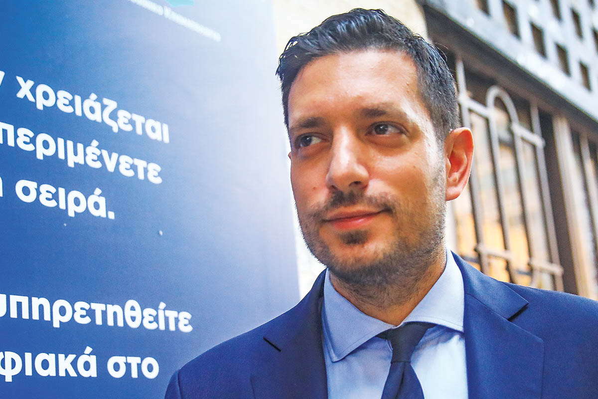 Συνεχίζεται η κόντρα Κυρανάκη-συμβολαιογράφων