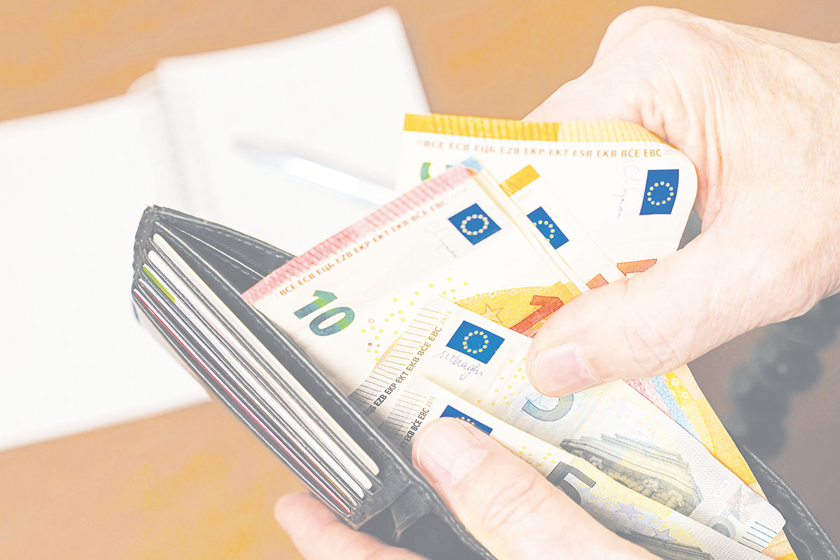 Ποιοι θα πάρουν το επίδομα Χριστουγέννων