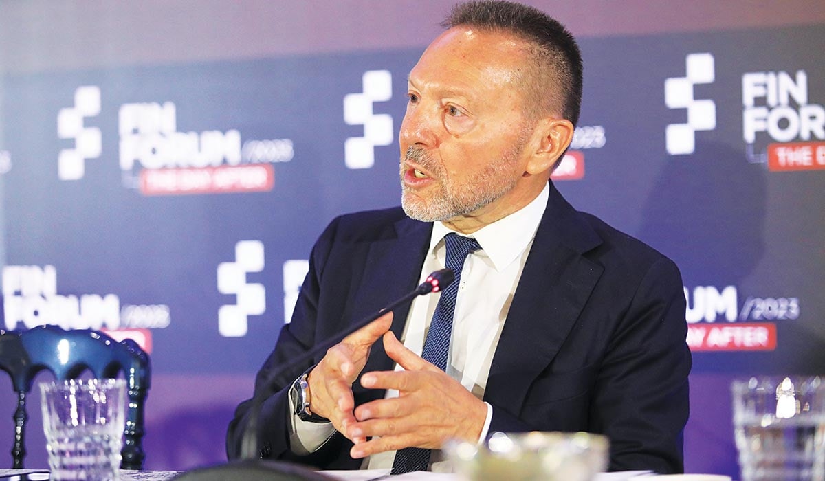 Το Μαξίμου… άδειασε τον Στουρνάρα