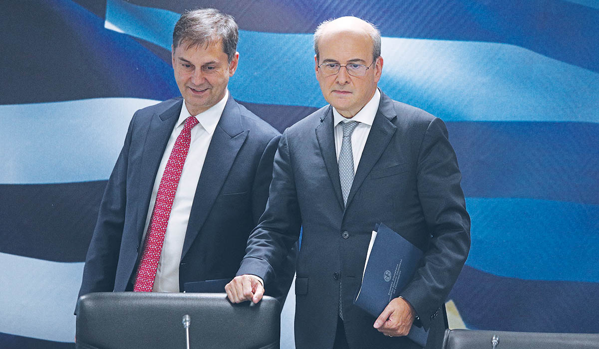 «Χαράτσι» 1.444 € σε 500.000 ελ. επαγγελματίες