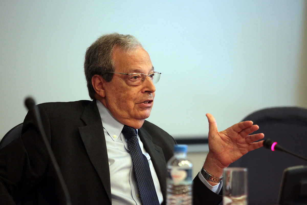 Έγκυρες πηγές: Ο Ροζάκης θεωρεί παράνομη την επέκταση των χωρικών υδάτων της χώρας μας στα 12 ν. μίλια