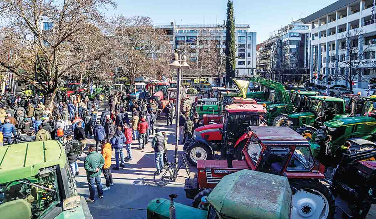 «Απόβαση» των τρακτέρ στο κέντρο της Λάρισας