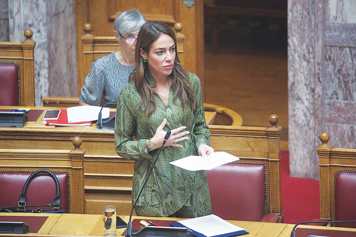 Επαφές για την αύξηση του κατώτατου