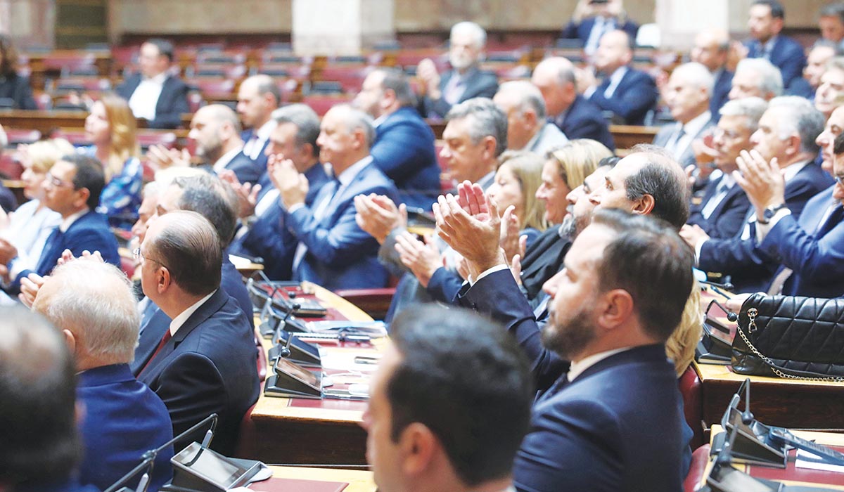 Κάλαντα… διαμαρτυρίας στους βουλευτές της Ν.Δ.