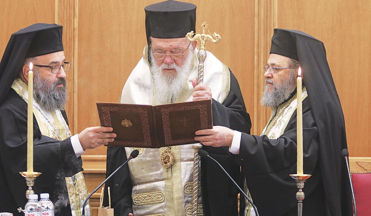 Ο Ιερώνυμος επέβαλε στους Αρχιερείς σιωπητήριο!