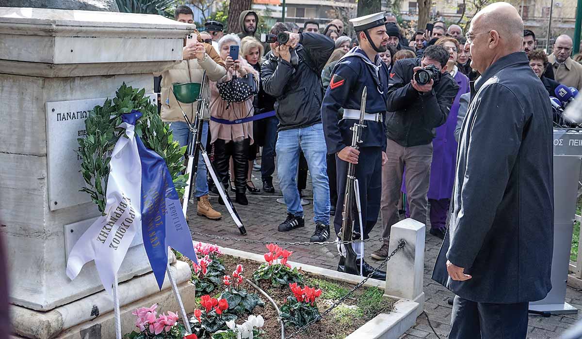 Δένδιας: Επαγρυπνούμε και κάνουμε τις Ένοπλες Δυνάμεις μας πιο ισχυρές