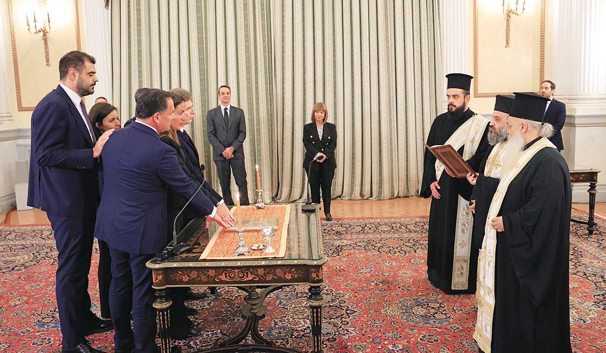 Μαξίμου: Δεν πείθει για την αναγκαιότητα των αλλαγών!