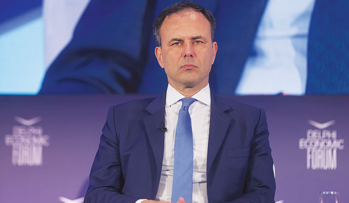 Έγκυρες πηγές: Μέχρι και μουστάκι θα ξυρίσουν για τους γάμους των γκεϊ