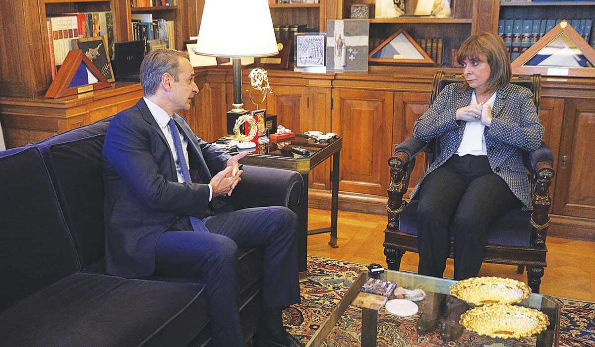 Πανηγύρια Μητσοτάκη και με τη Σακελλαροπούλου