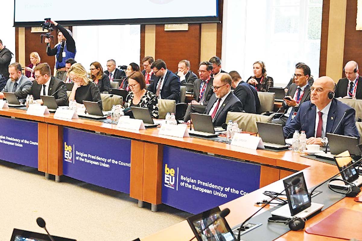 Εμφύλιος για την Ερυθρά!