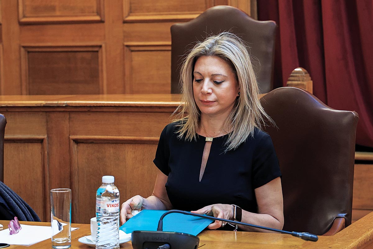 Μαρία Καρυστιανού: «Αλαζόνας, ψεύτης και επικίνδυνος ο πρώην υπουργός Μεταφορών»