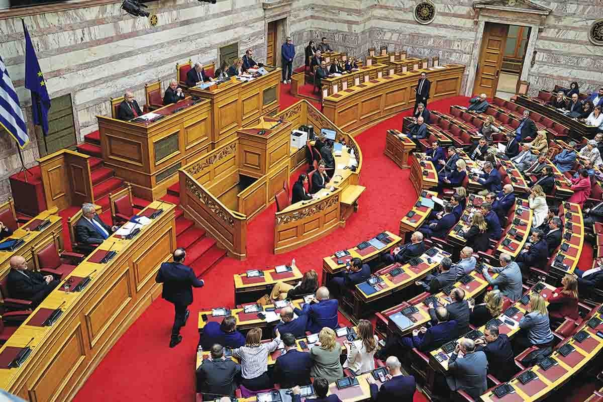 Η αντιπολίτευση κήρυξε τη «μητέρα όλων των μαχών»!