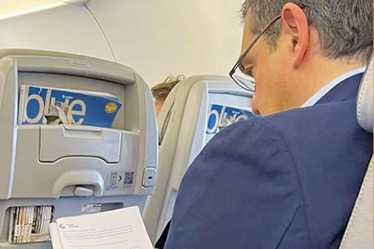 Ο τσαλακωμένος Τσίπρας προσπαθεί να ξαναχτίσει το όνομά του