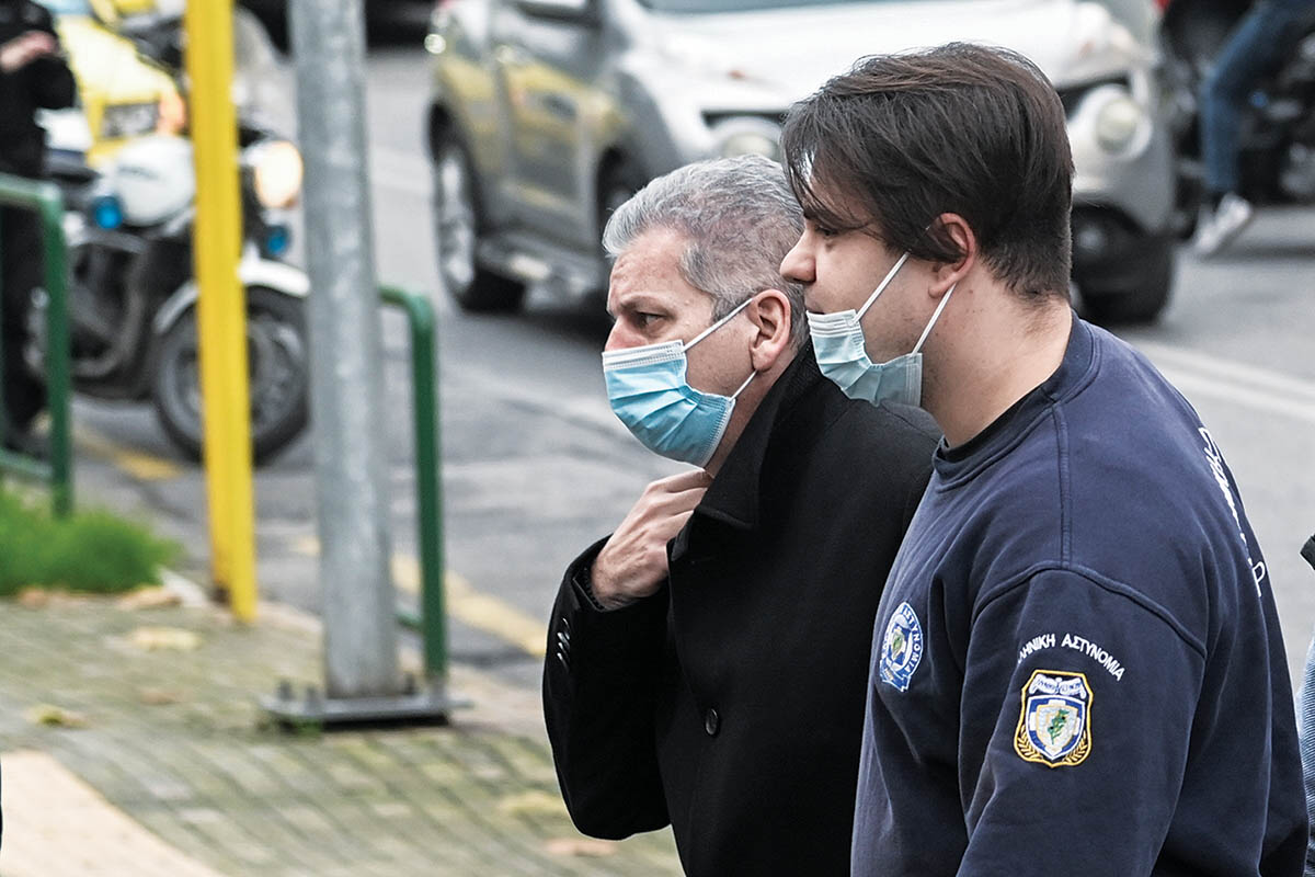 Ο Τζώρτζης τα «φορτώνει» όλα στον μπαμπά του!