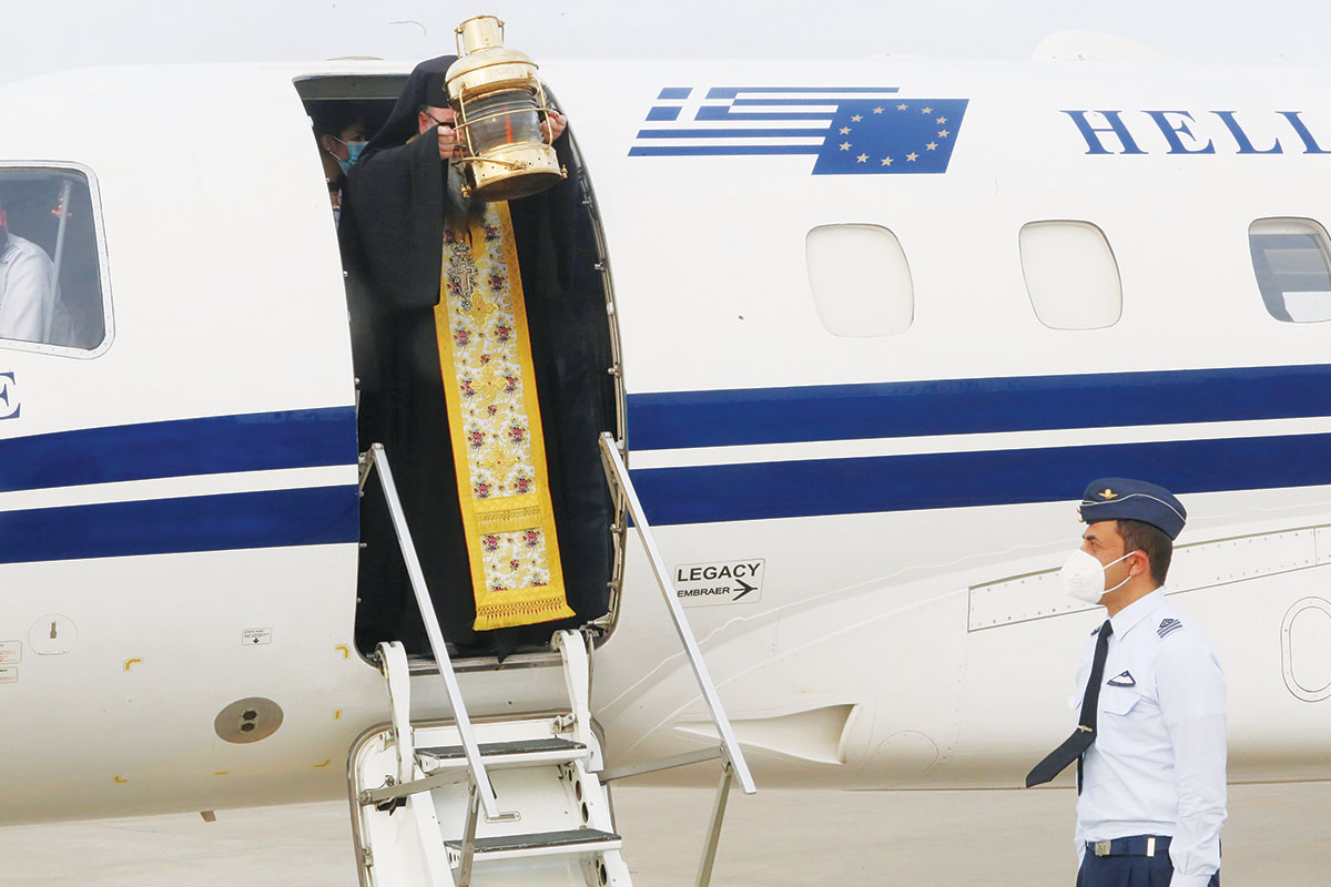 Οι πτήσεις που θα μεταφέρουν  το Αγιο Φως σε όλη τη χώρα