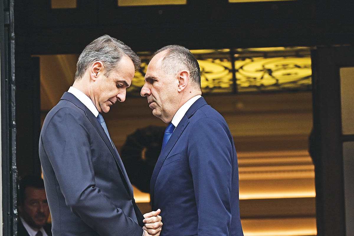 Μακεδονικό: Η κυβέρνηση ακροβατεί σε δύο γραμμές!