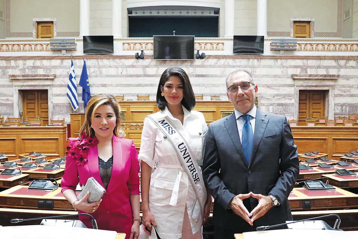 Η Μις Υφήλιος ένωσε τους βουλευτές!