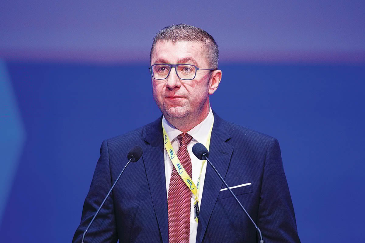 Χρίστιαν Μίτσκοσκι: Βρήκε αντίπαλο για  να κάνει τον καμπόσο!