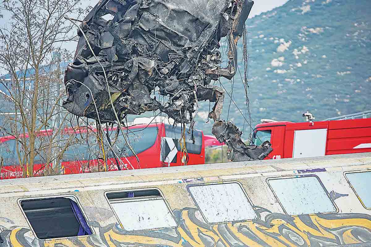 Θρίλερ με τα 11 λεπτά  σιγής πριν από την τραγωδία στα Τέμπη