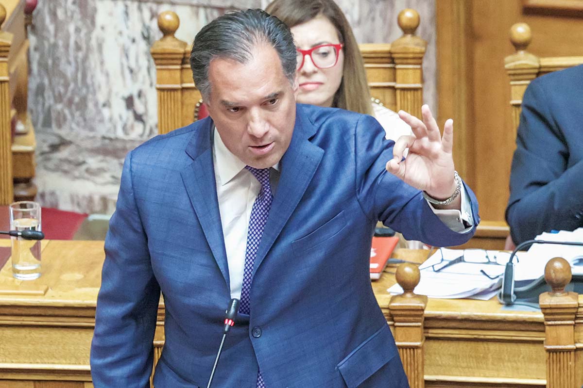 Τέμπη: Χυδαία παραδοχή Αδωνη για την επιβράβευση των μελών της εξεταστικής