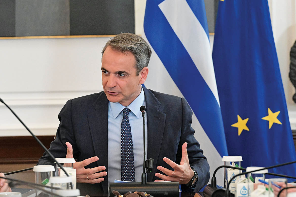 Σε λήθαργο η κυβέρνηση έπειτα από το πατατράκ
